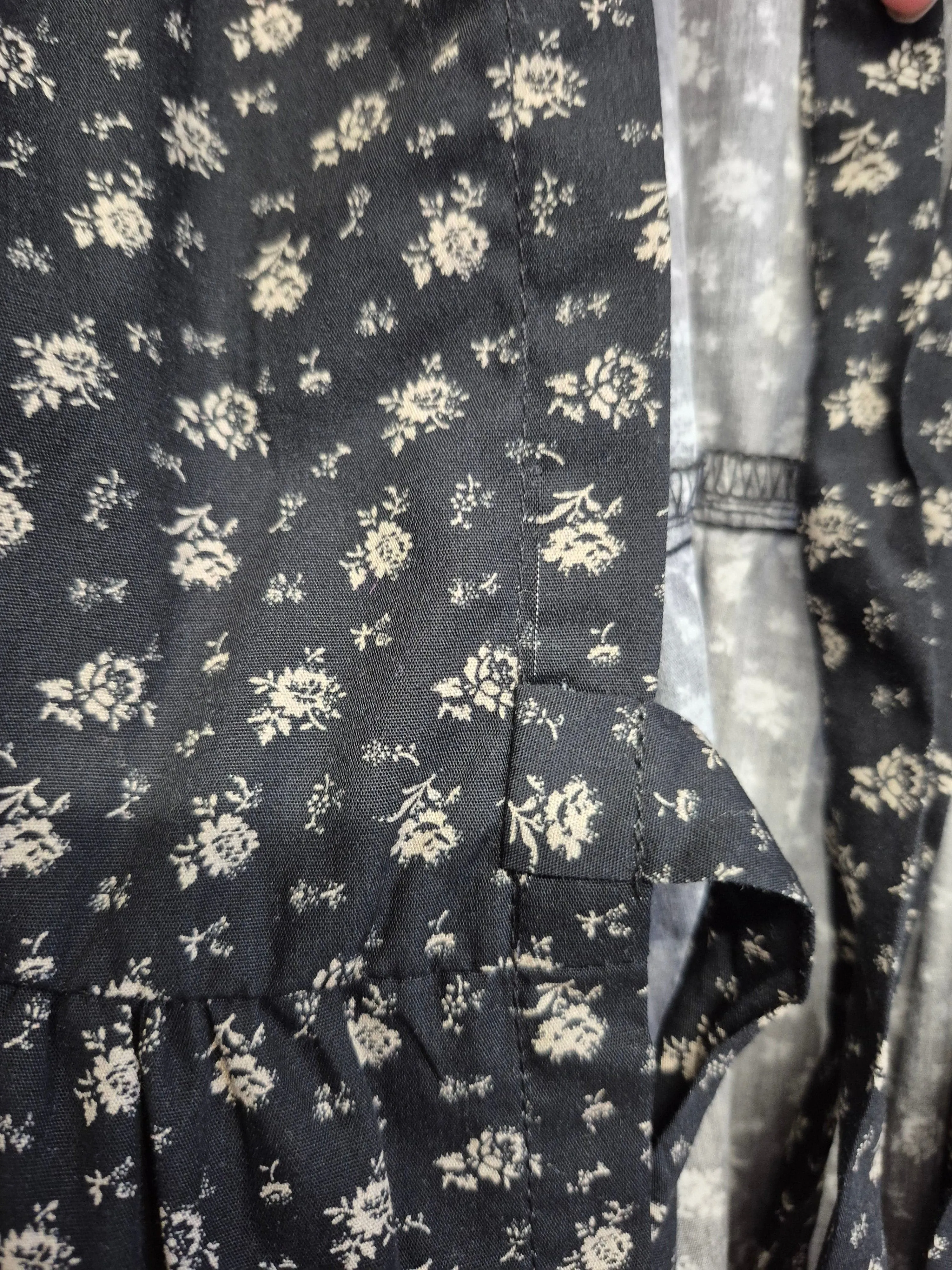 Sample Georgie Top Black Floral sold by Eliza Faulkner product image thumbnail 4
