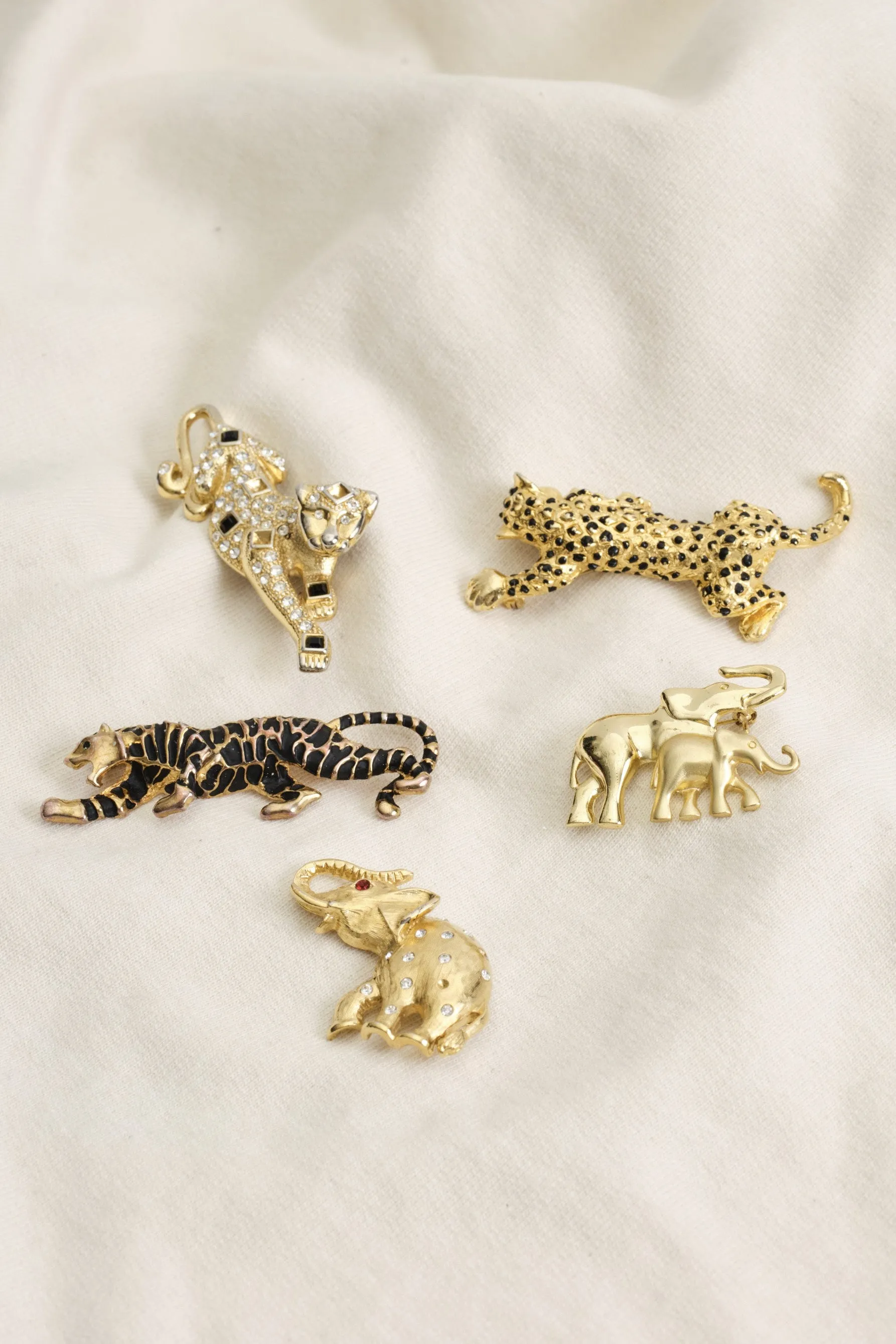 Vintage brooches | Clusters of 5 | 18 Curated Collections sold by Heirloom Hats