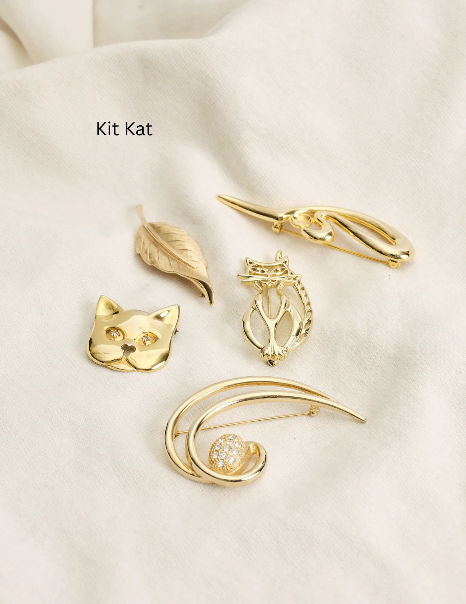 Vintage brooches | Clusters of 5 | 18 Curated Collections sold by Heirloom Hats product image thumbnail 3