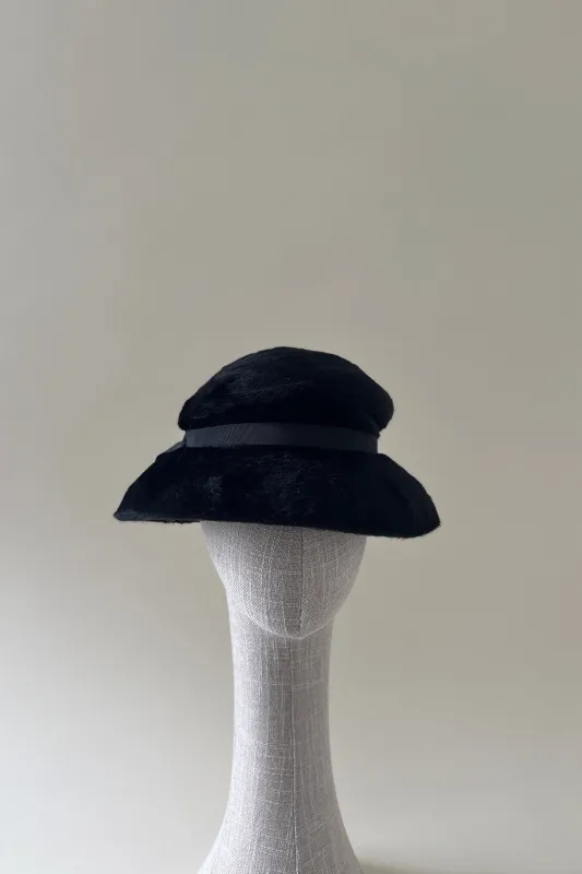 Vintage hat #062 | 1950's Black melusine fur felt mushroom hat made by Heirloom Hats