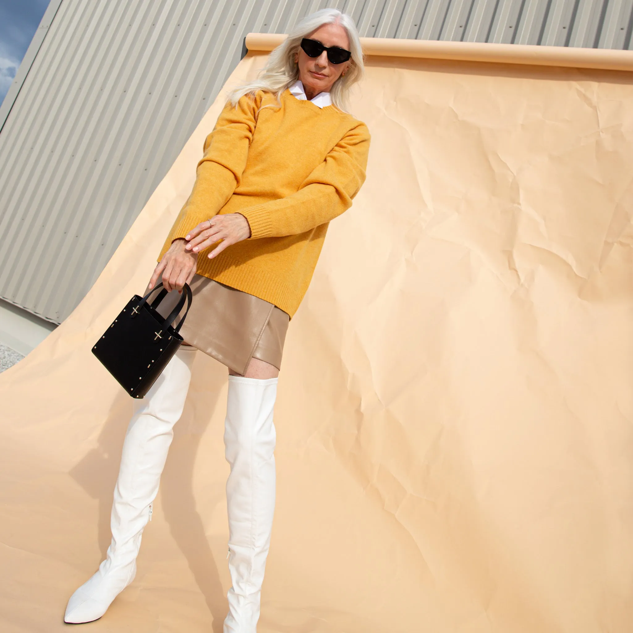 DOMUS in black sold by Partoem product image thumbnail 5