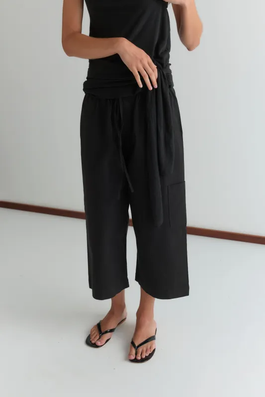 Mid Pocket Short - Black made by Deiji Studios