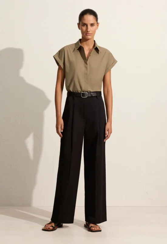 Relaxed Sleeveless Shirt - Taupe made by Matteau