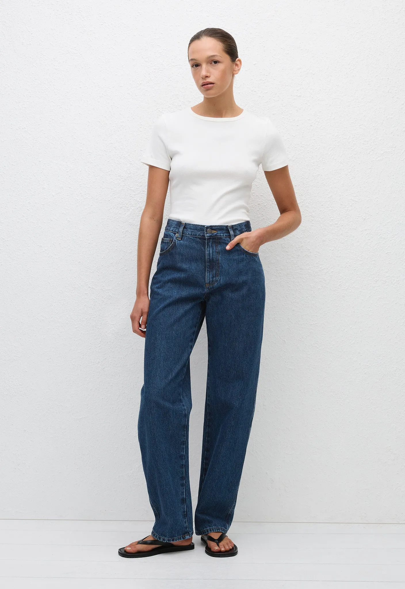 Relaxed Jean - Classic Wash sold by Matteau