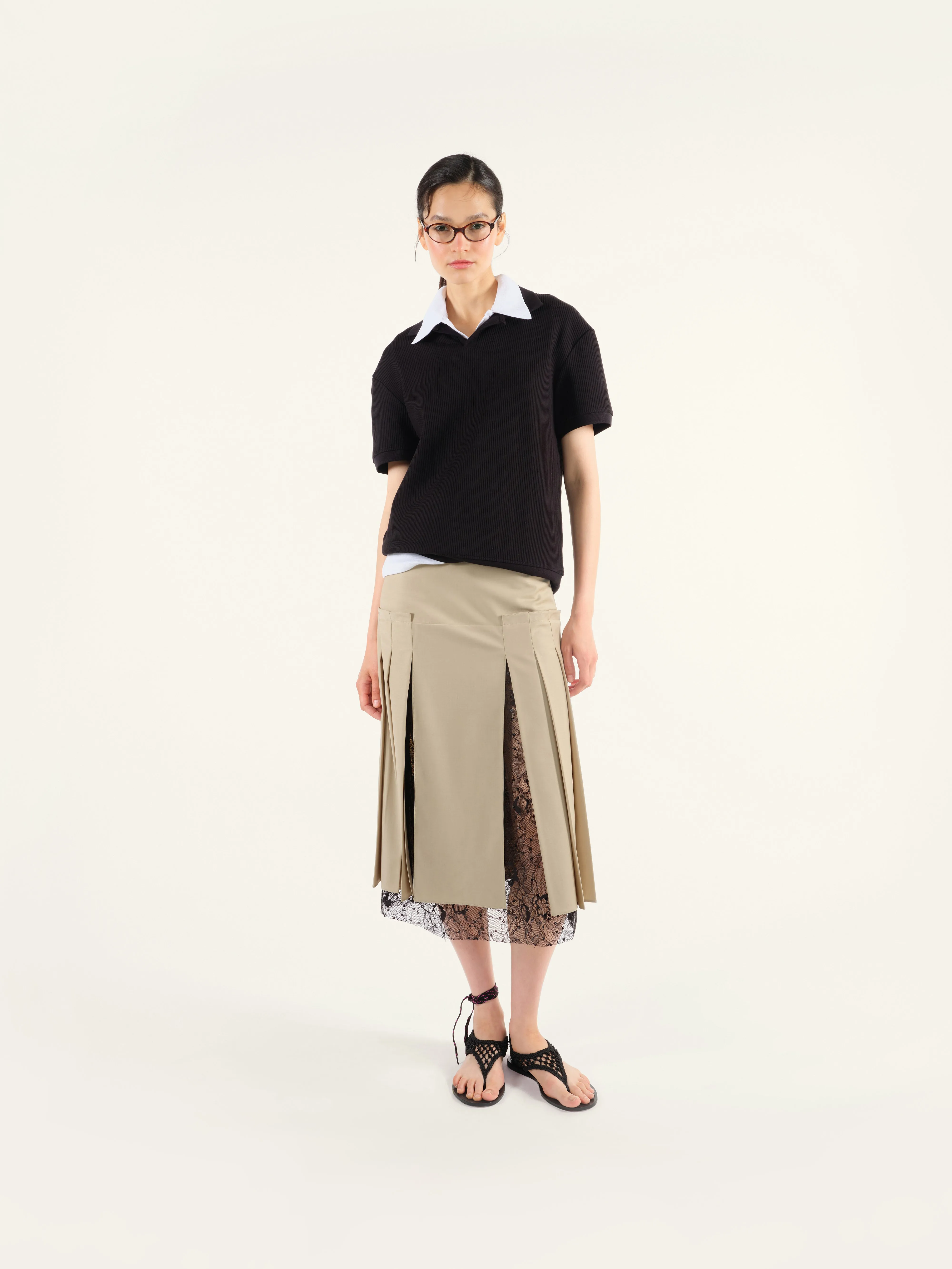 BRIT - Pleated midi skirt with lace and slit details sold by Siedres