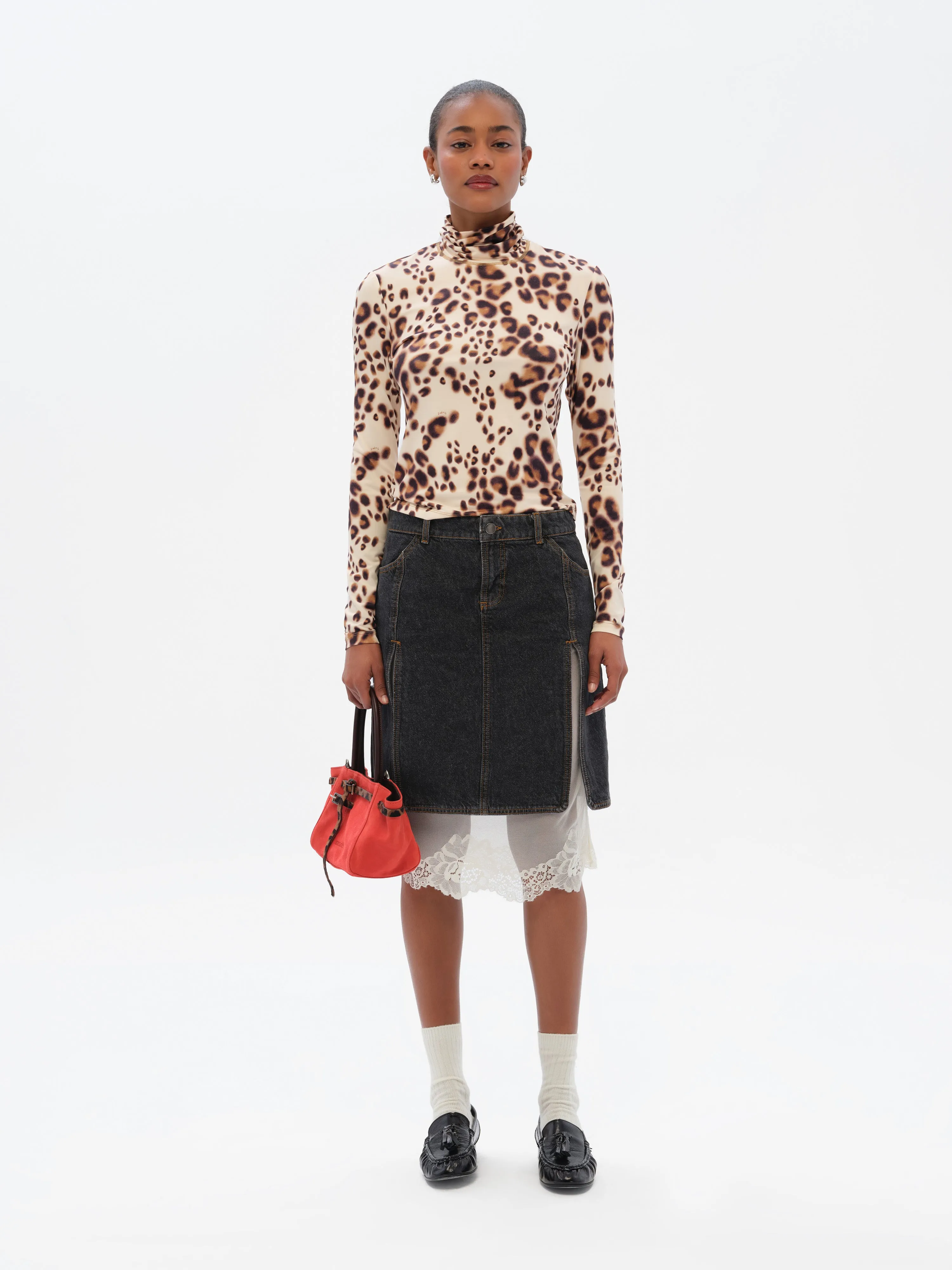 LAINZ - Denim skirt with front slits and lace lining sold by Siedres