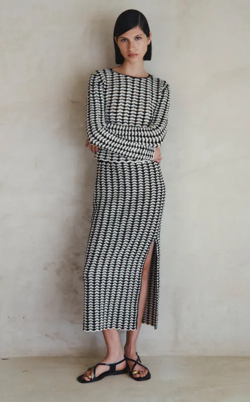 TOTORA SKIRT | BLACK IVORY sold by ESCVDO