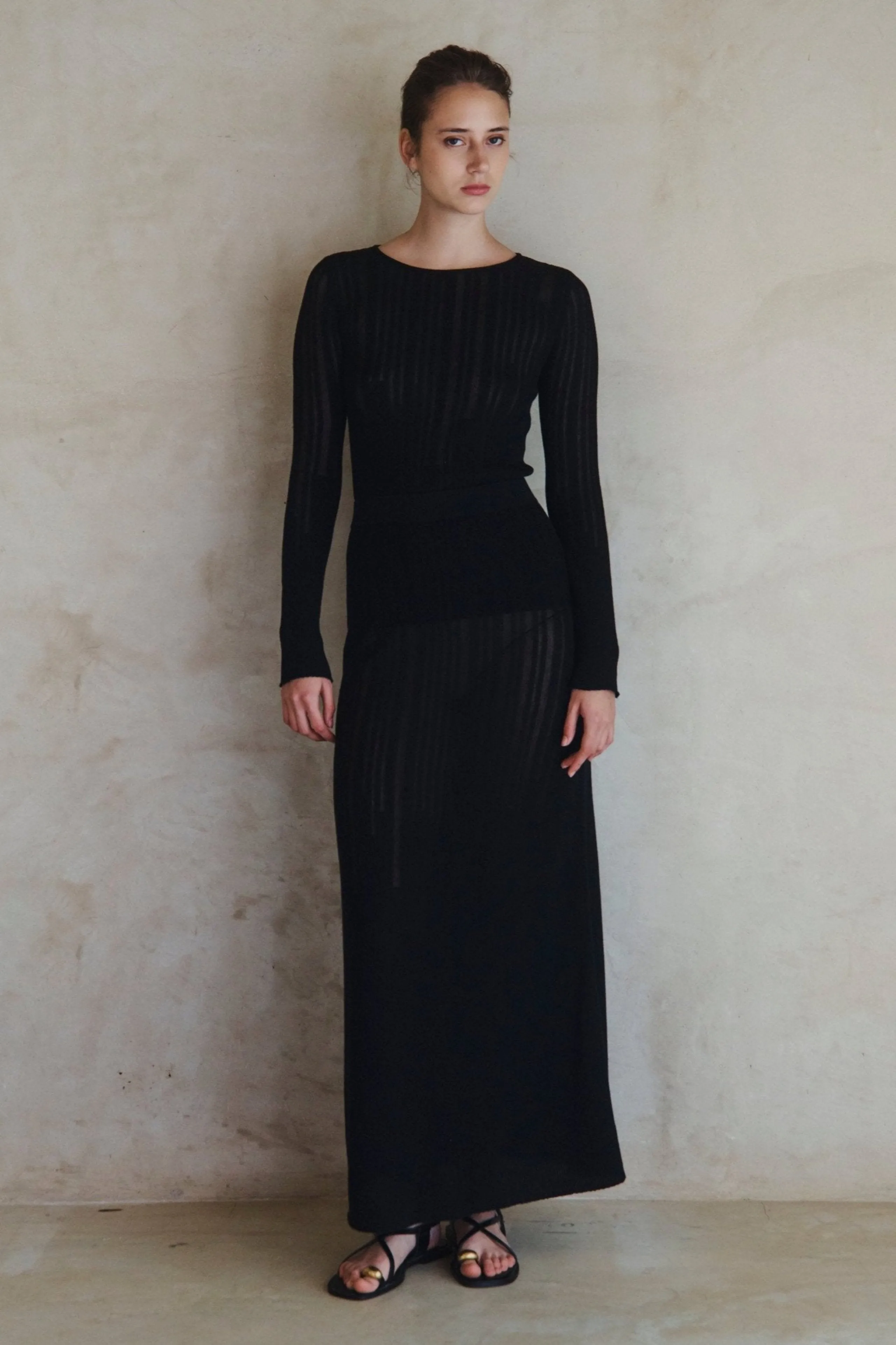 TUMBES MIDI SKIRT | BLACK sold by ESCVDO