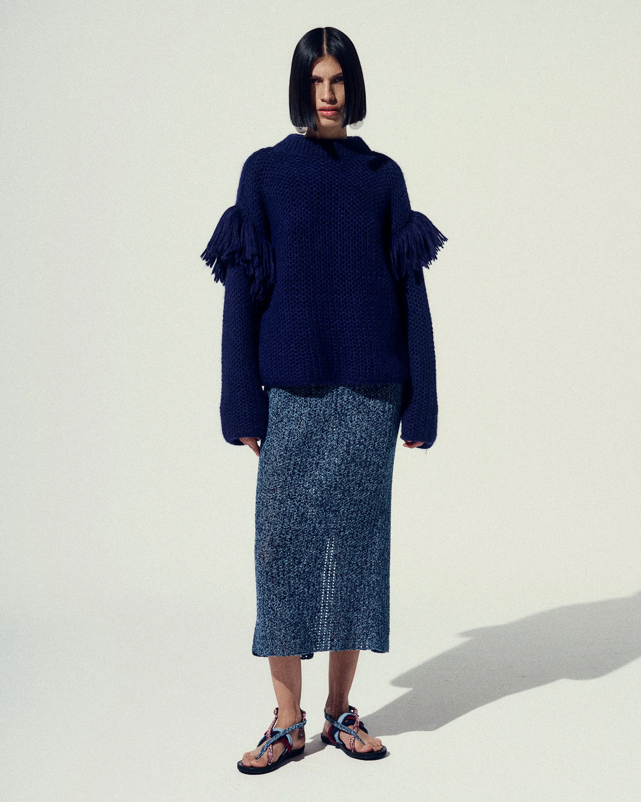 USHNU SWEATER | NAVY sold by ESCVDO product image thumbnail 3