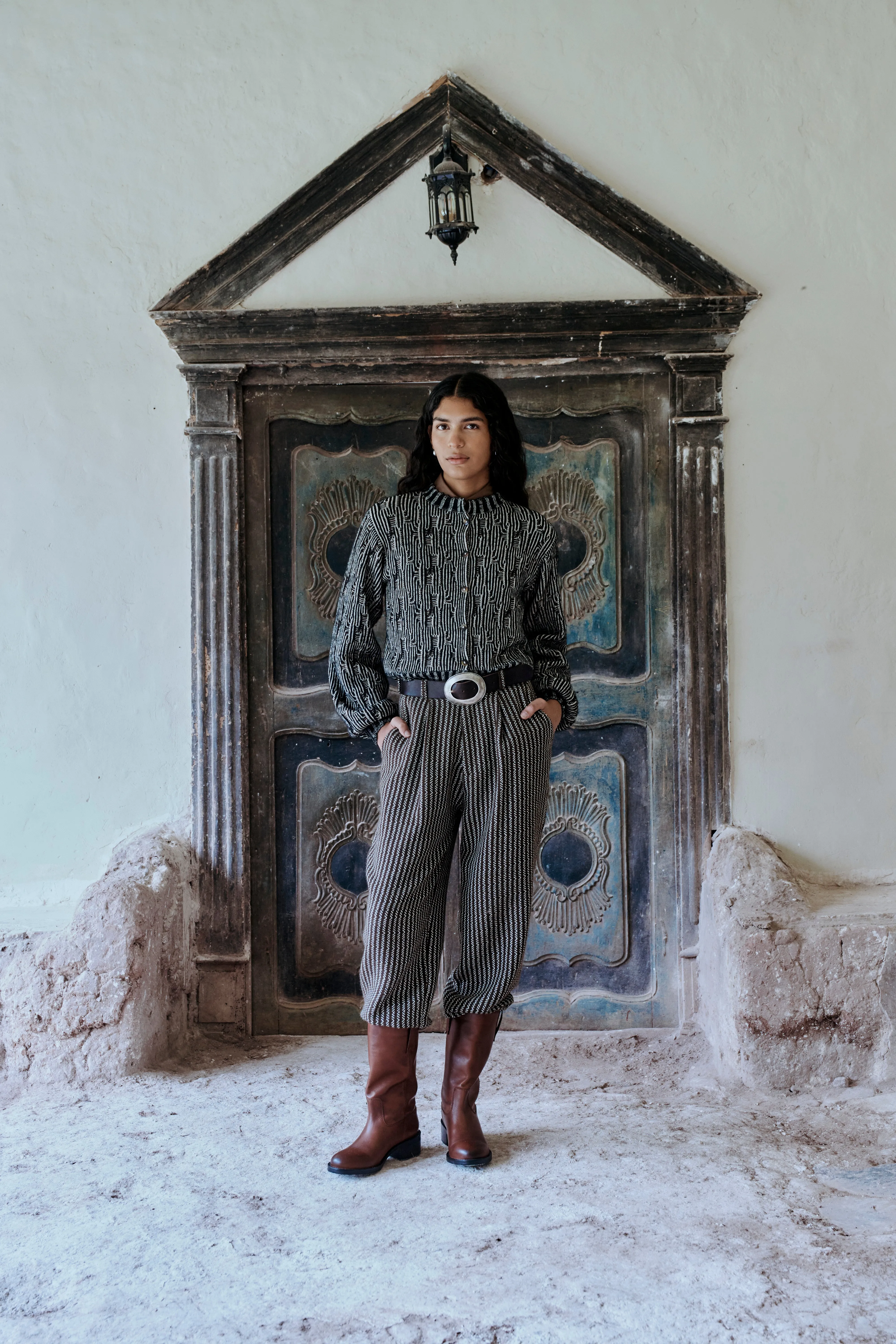 TAYTA CROPPED CARDIGAN | IVORY - BLACK - CHOCOLATE sold by ESCVDO