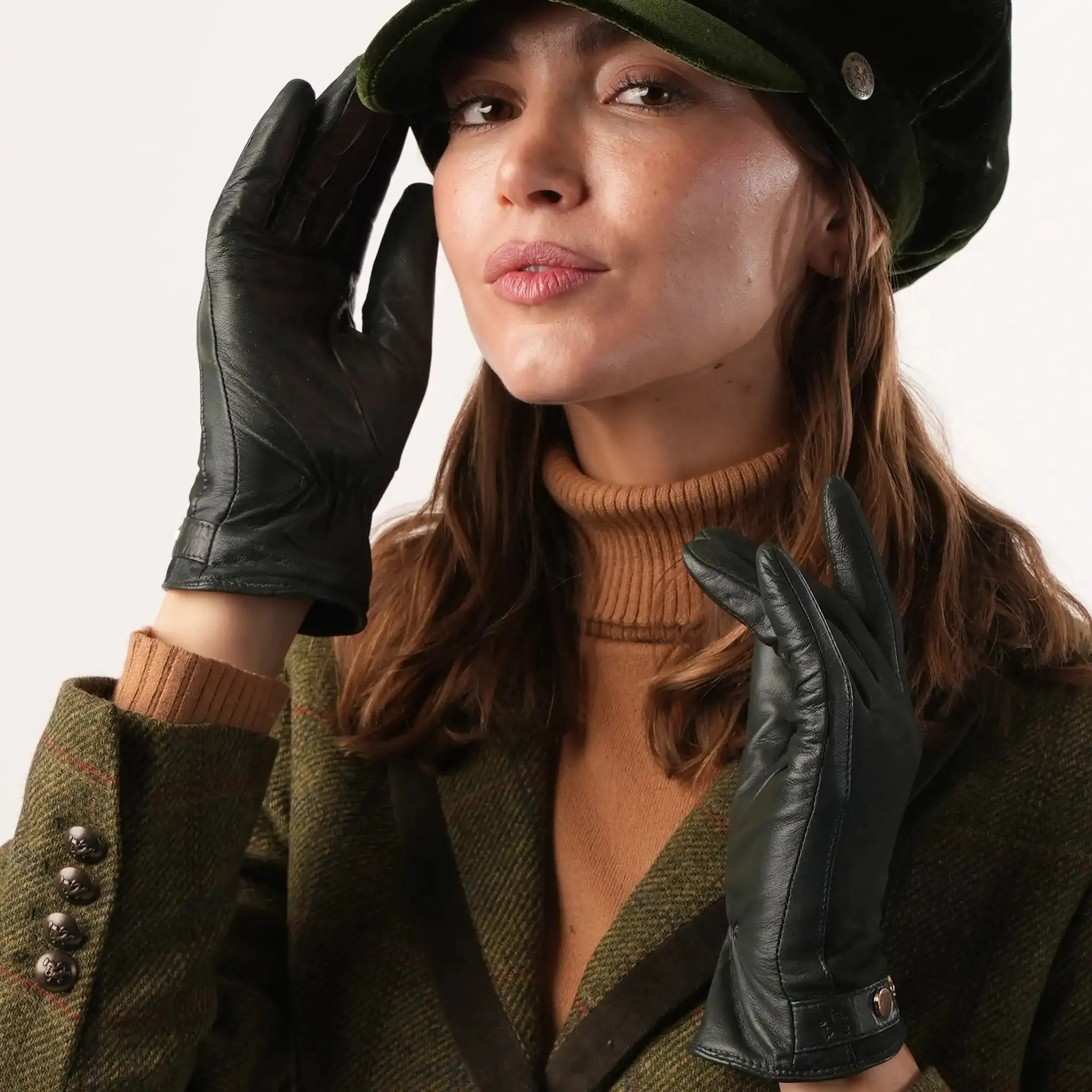Leather & Suede Racing Green Gloves sold by Welligogs product image thumbnail 2