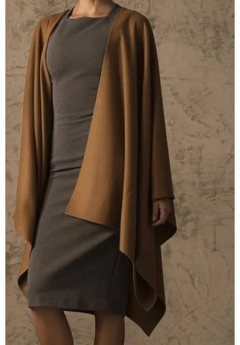 Betty 100% Vicuna Cape sold by Purely Alpaca product image thumbnail 4