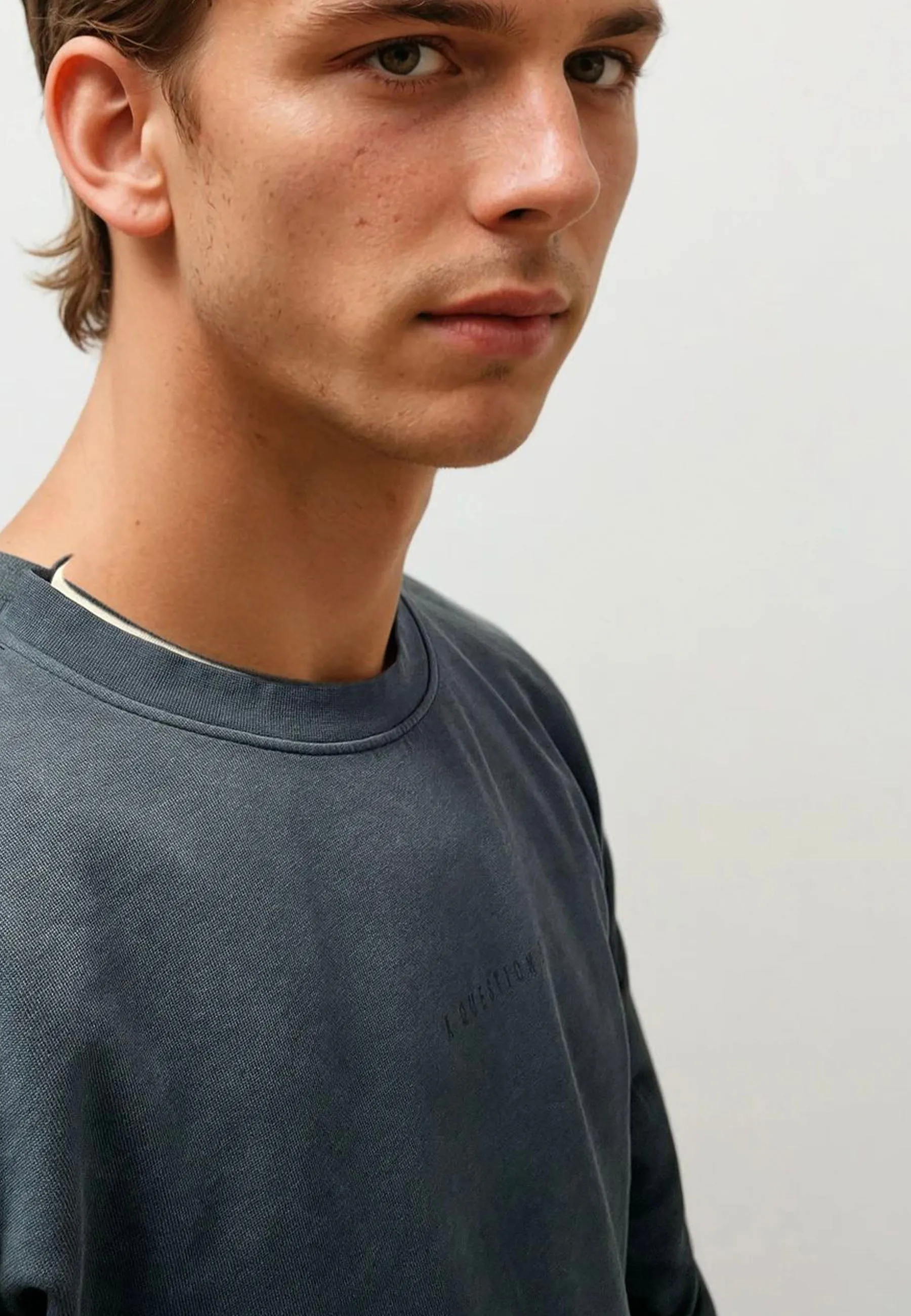 Ollie Crewneck Acid Wash - Navy sold by Legends product image thumbnail 4