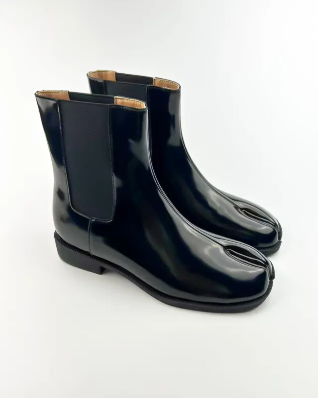 Middle Top Tabi Boots sold by Raboesy