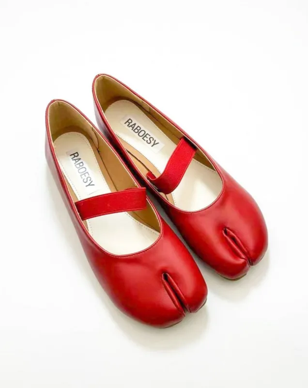 Single Band Tabi Flats sold by Raboesy
