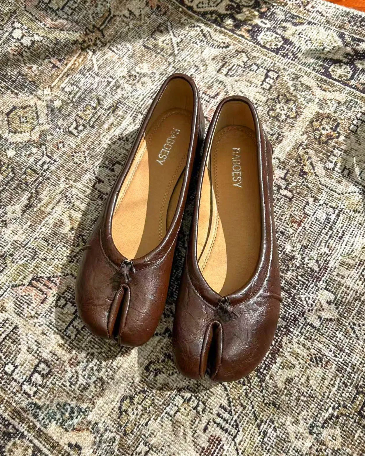 Wrinkles Tabi Ballet Flats sold by Raboesy product image thumbnail 2