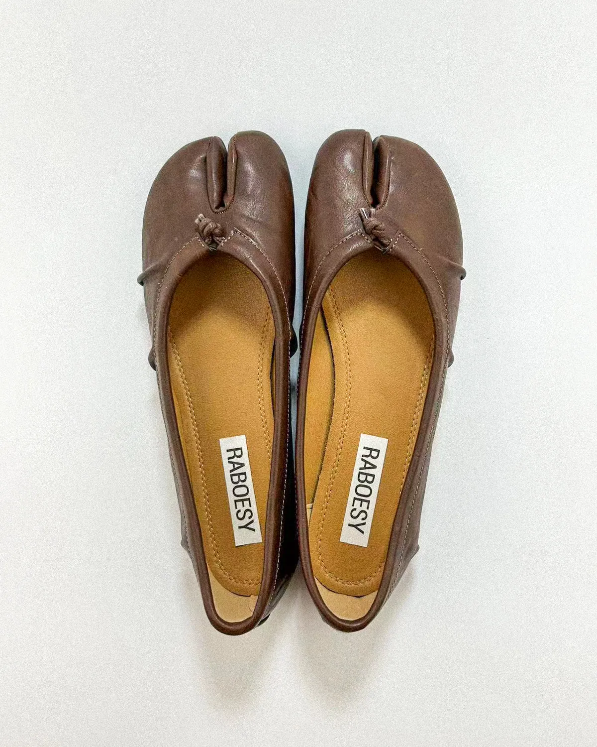 Wrinkles Tabi Ballet Flats sold by Raboesy