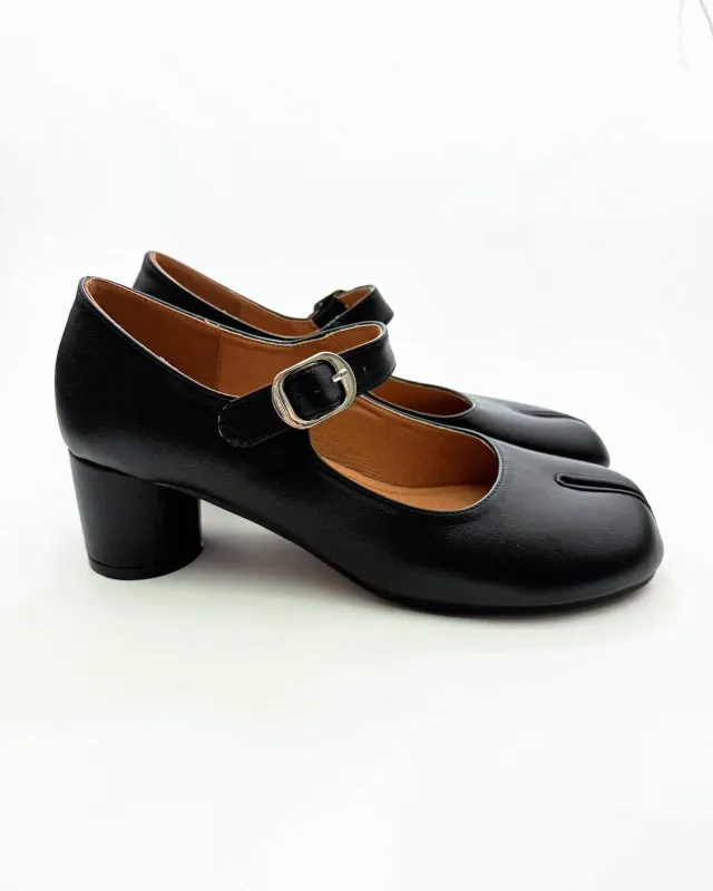 Tabi Mary Jane Pumps sold by Raboesy