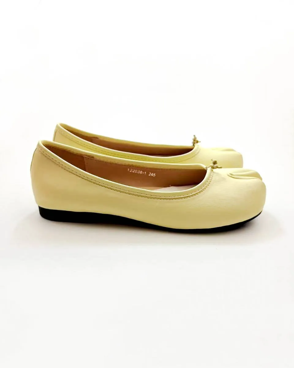 Tabi Ballet Flats sold by Raboesy