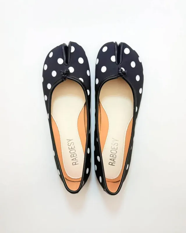 Tabi Ballet Flats sold by Raboesy