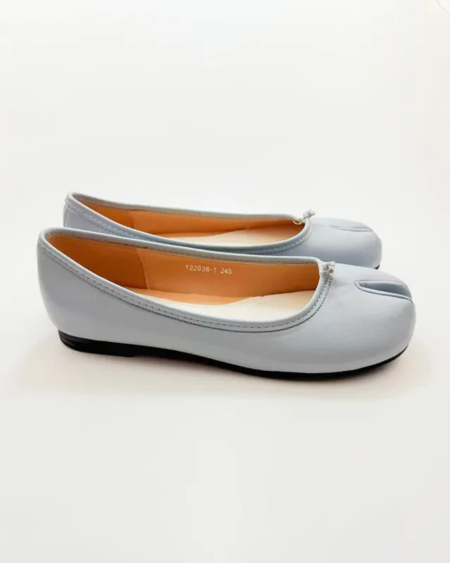 Tabi Ballet Flats sold by Raboesy