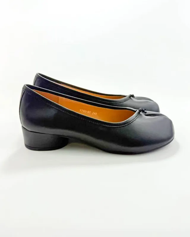 Tabi Ballet Thick Heels sold by Raboesy
