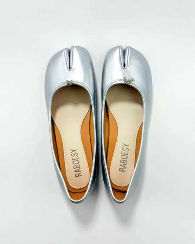 Tabi Ballet Flats sold by Raboesy