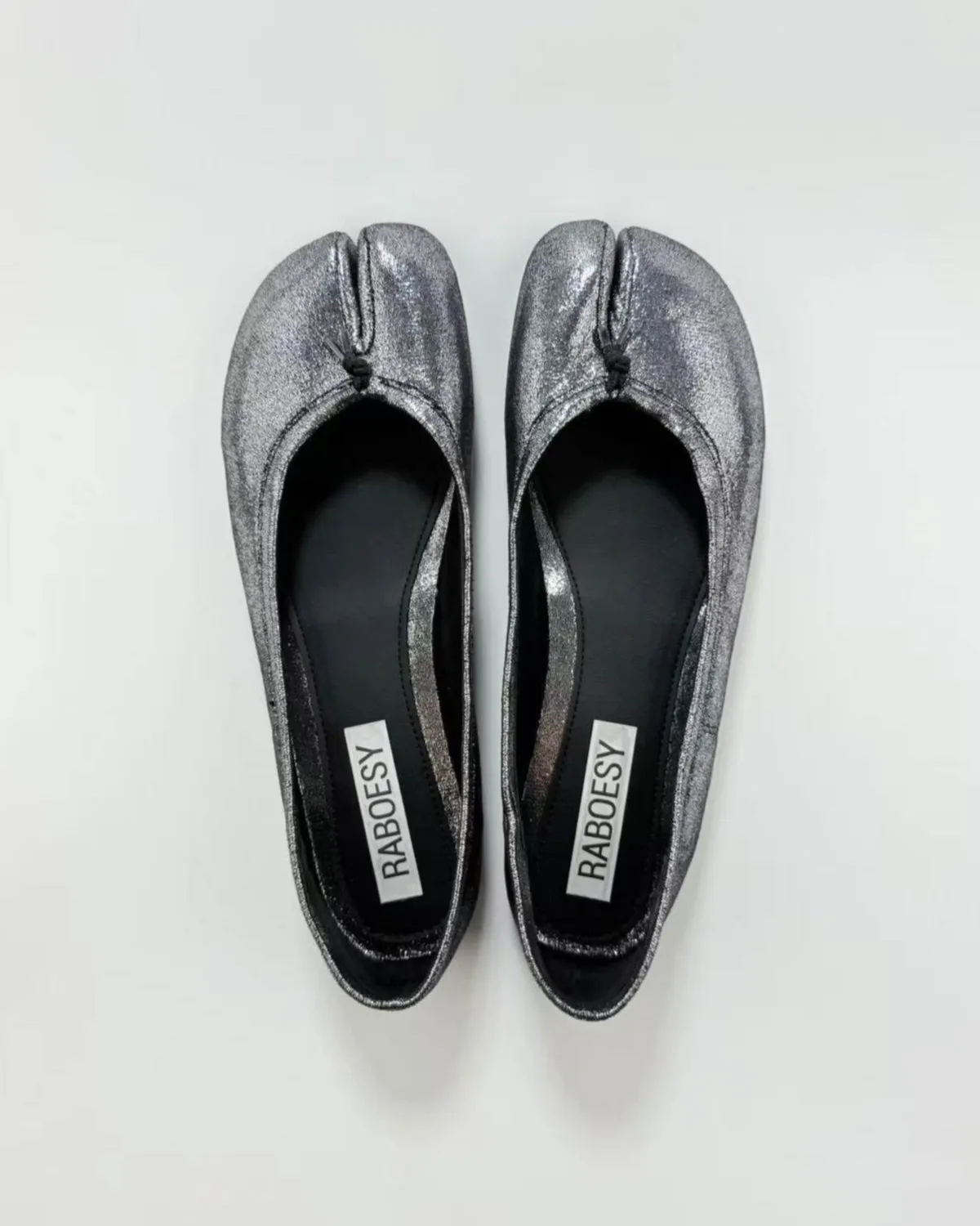 Cracked Tabi Ballet Flats sold by Raboesy