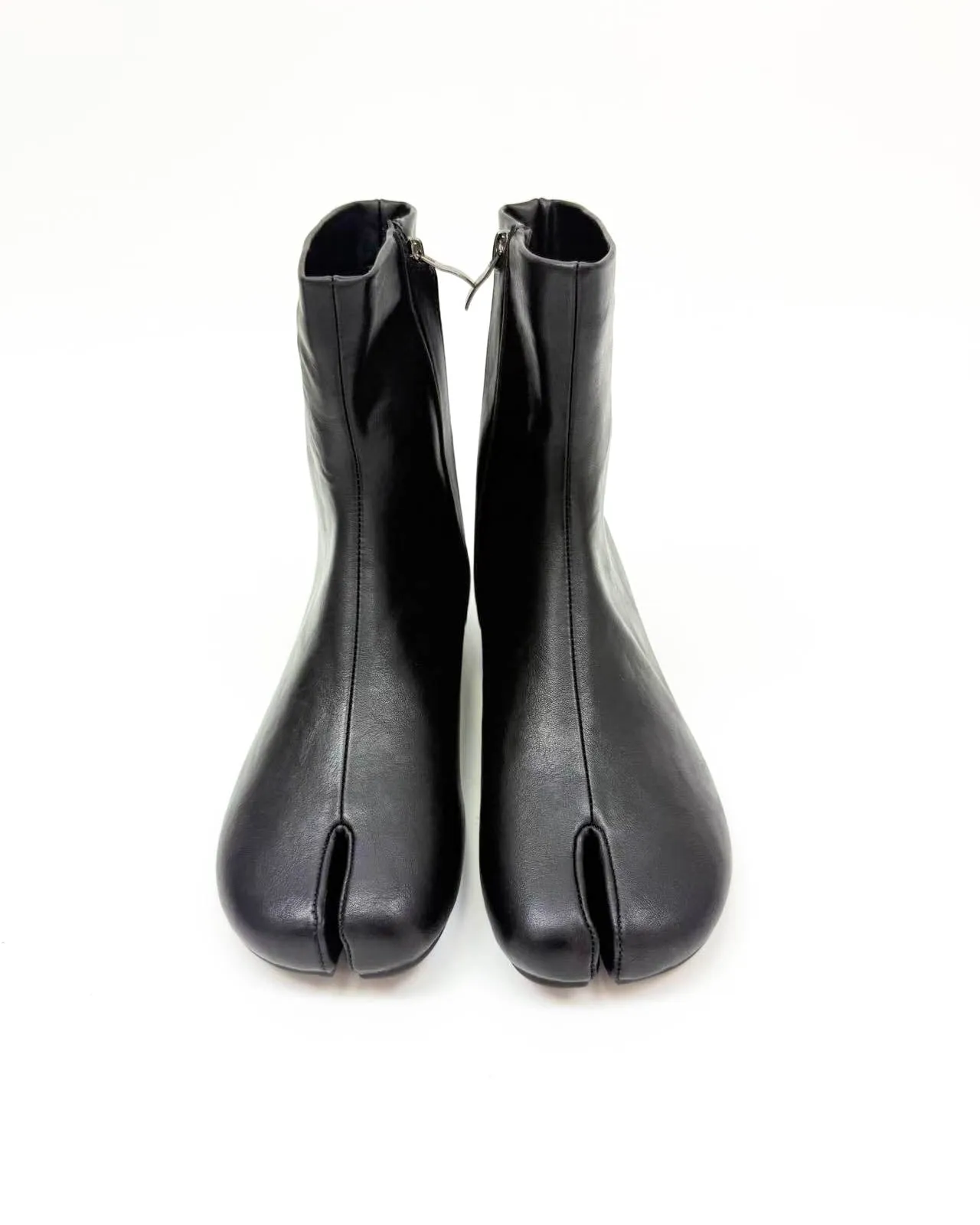 Tabi Flat Ankle Boots sold by Raboesy product image thumbnail 2