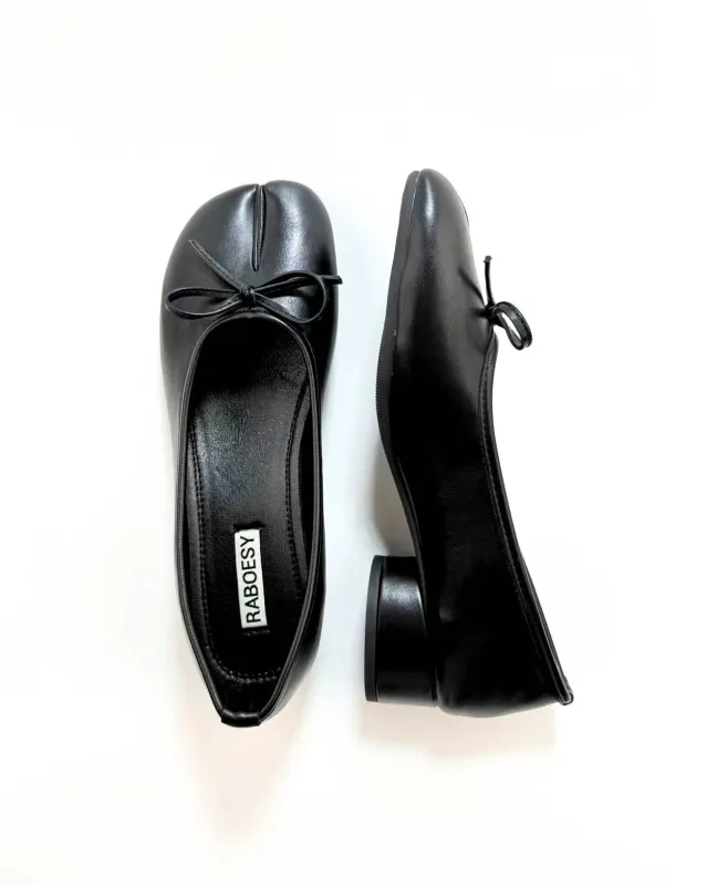 Bow Tie Tabi Pumps sold by Raboesy