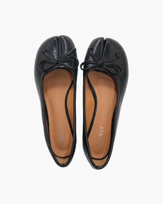 Bow Tie Tabi Flats sold by Raboesy