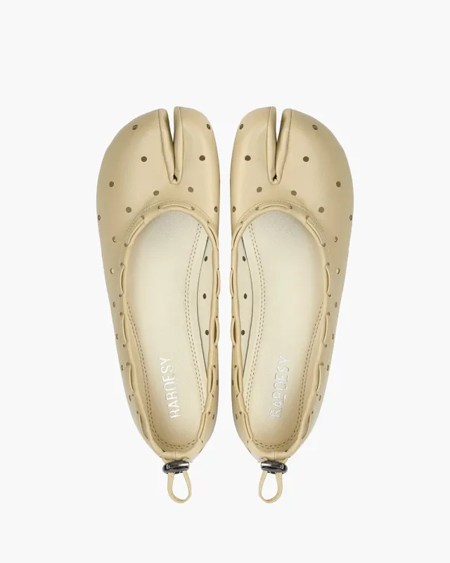 Scallop Cutout Tabi Flats made by Raboesy