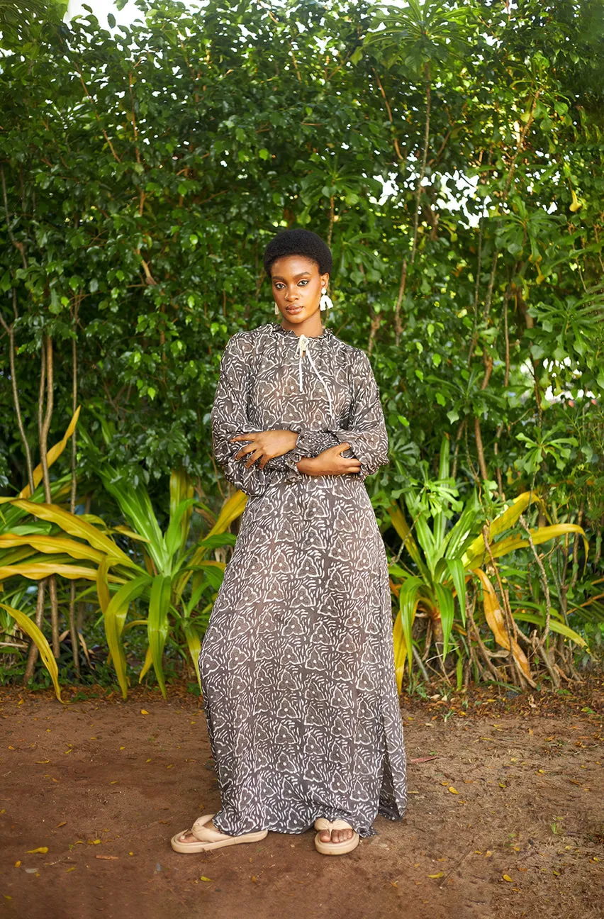 Ihunanya Floral Indigo kaftan sold by Folklore Shop product image thumbnail 2