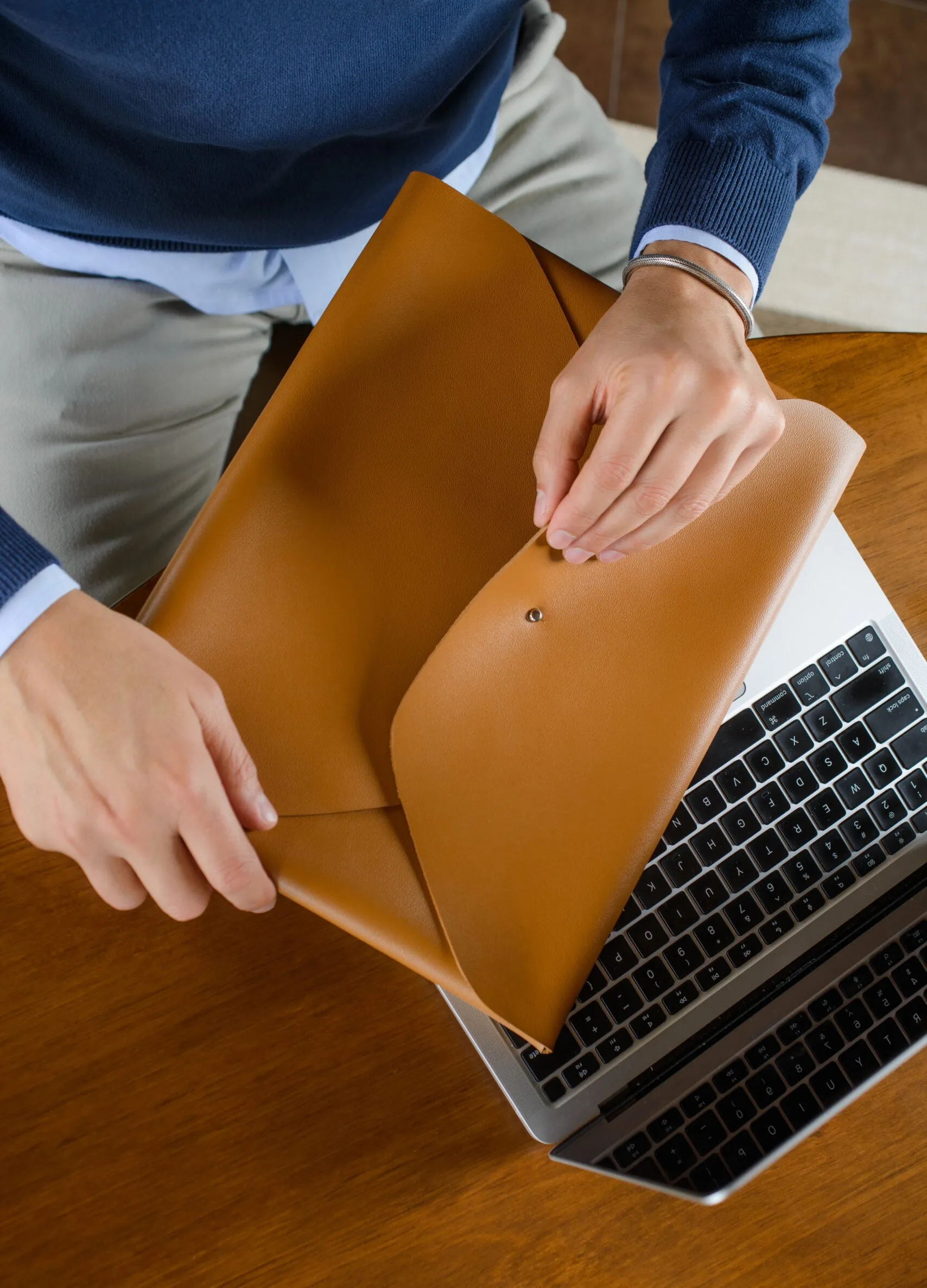 Laptop Sleeve Paula sold by Folklore Shop product image thumbnail 2