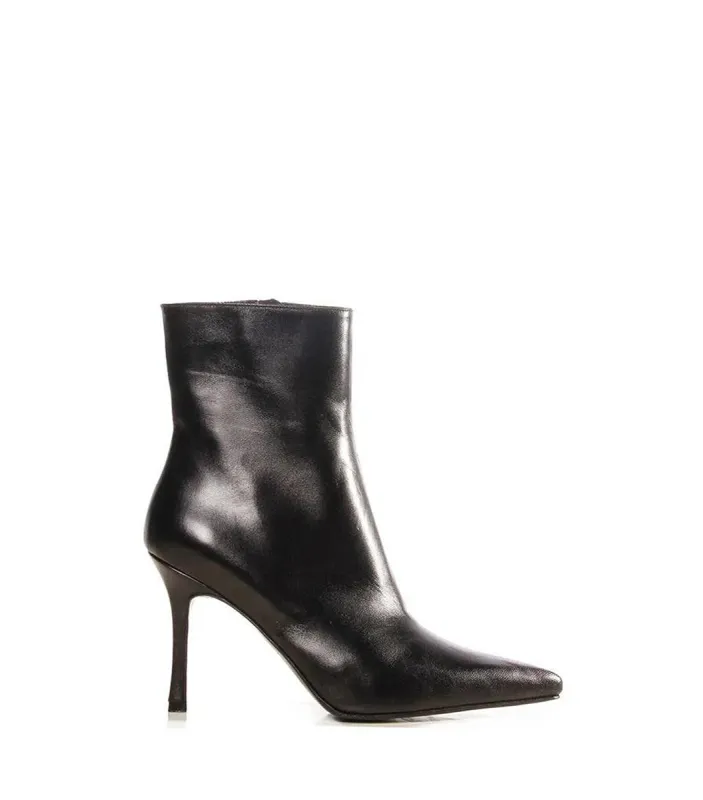 Chic Black Leather Booties Kurt sold by Folklore Shop