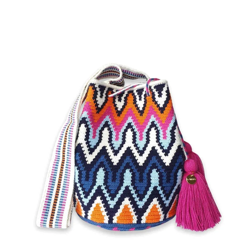 Medium Fuego Wayuu Bag sold by Folklore Shop