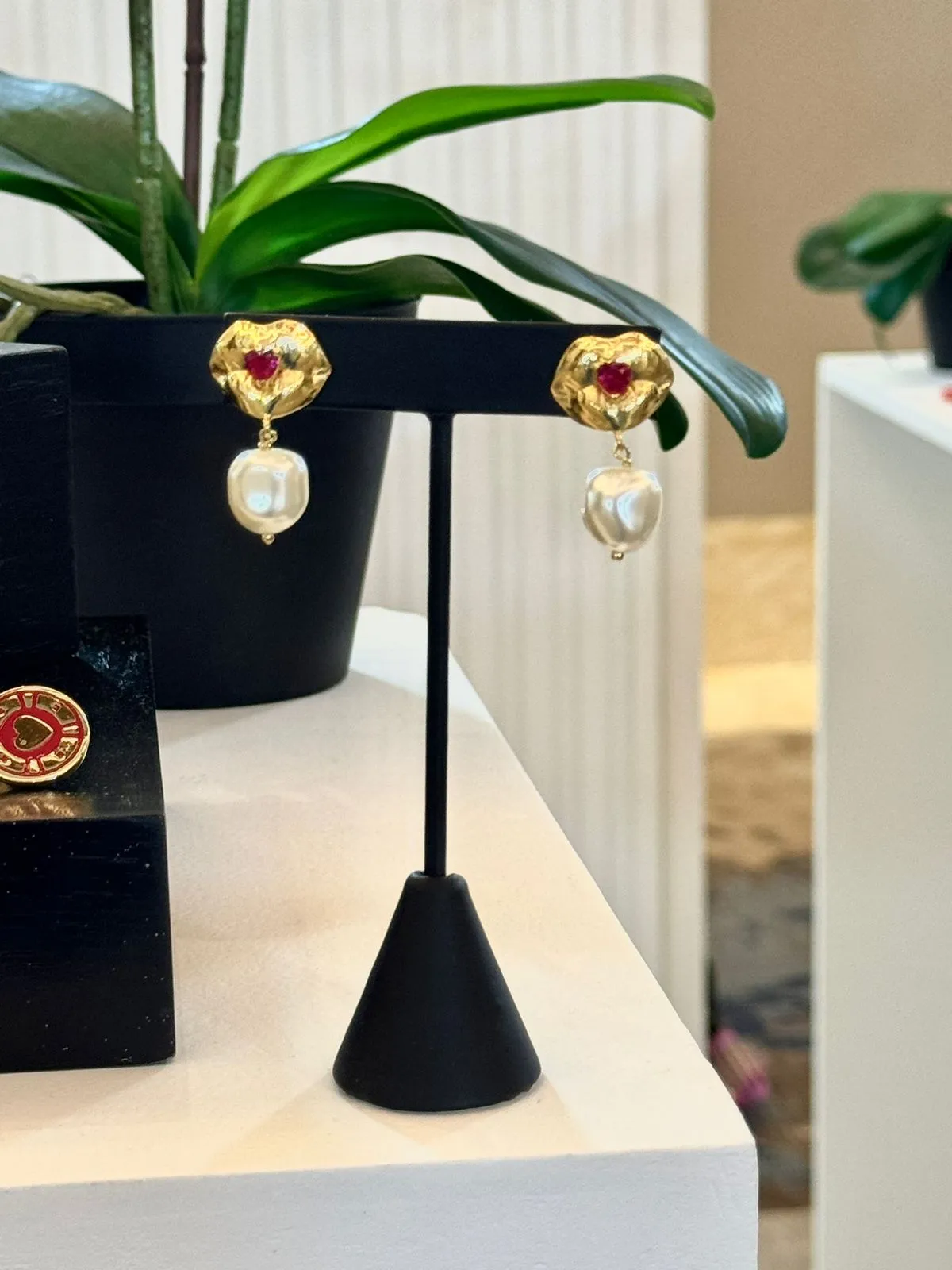 Besos pearl earrings sold by Folklore Shop product image thumbnail 5