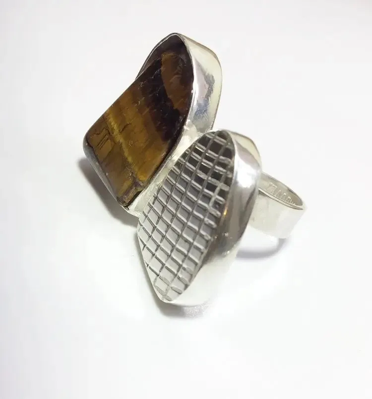 Chantoyant sold by Folklore Shop