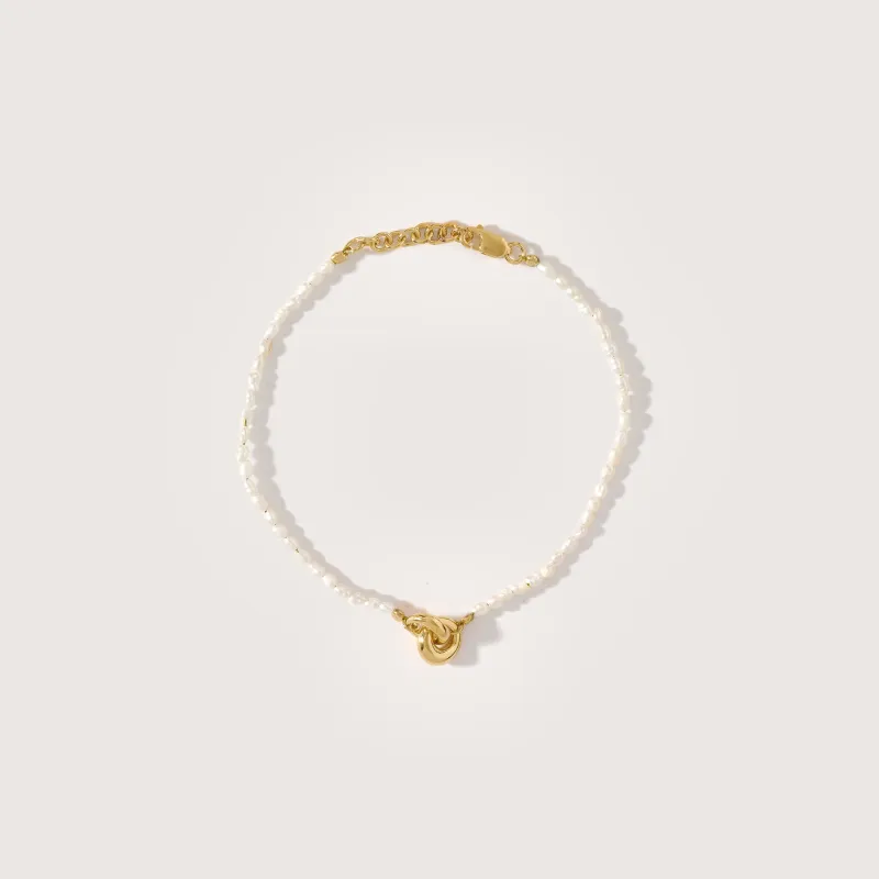 Pearl Link Up Bracelet sold by Otiumberg