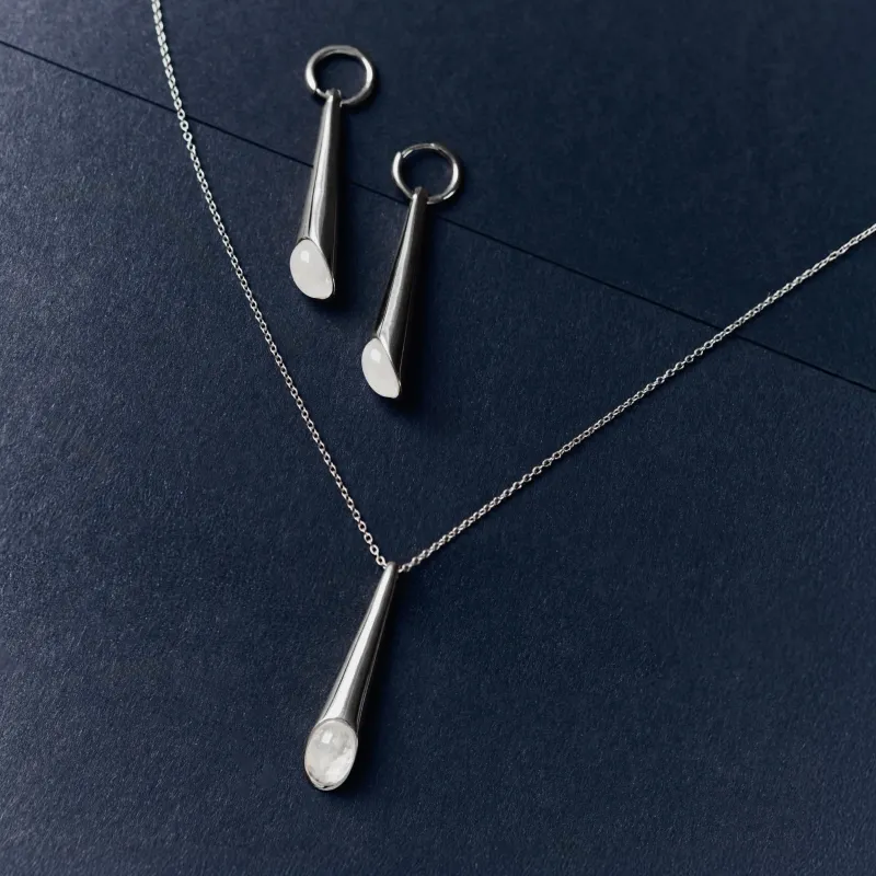 Sonnet Moonstone Set sold by Otiumberg