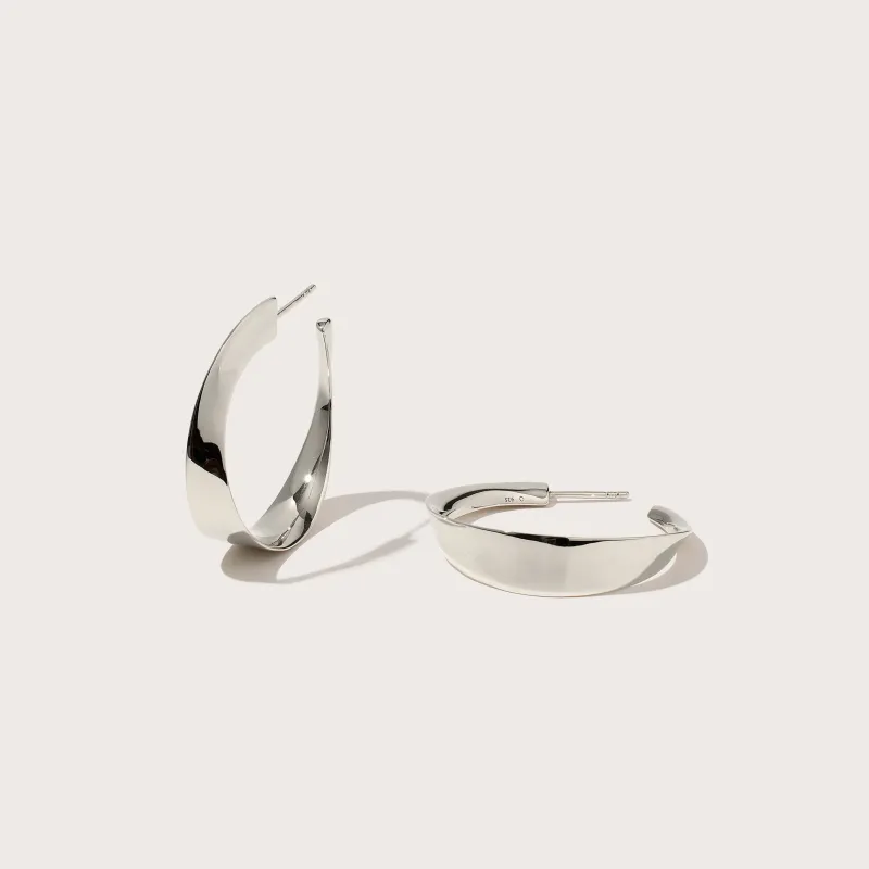 Twisted Wave Hoops made by Otiumberg