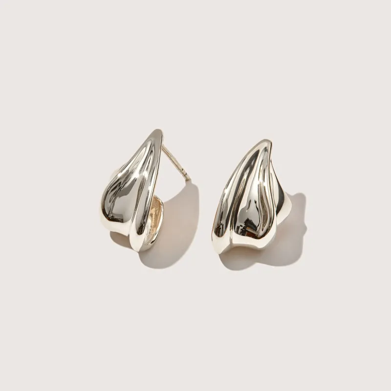 Wave Earrings made by Otiumberg