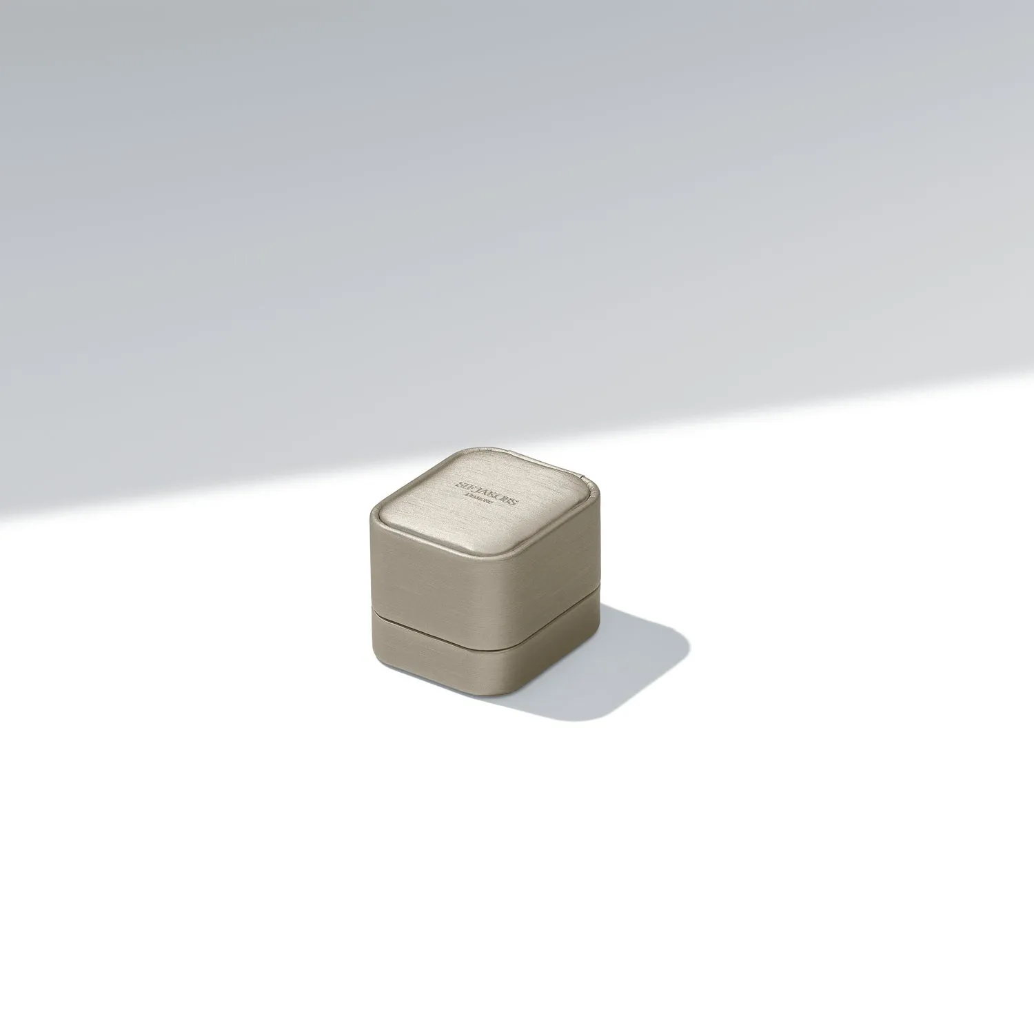 Ring Alba Eternity - 14k yellow gold or white gold 1.32-1.56 ct TW G-H VS lab-grown diamonds sold by Sif Jakobs product image thumbnail 5