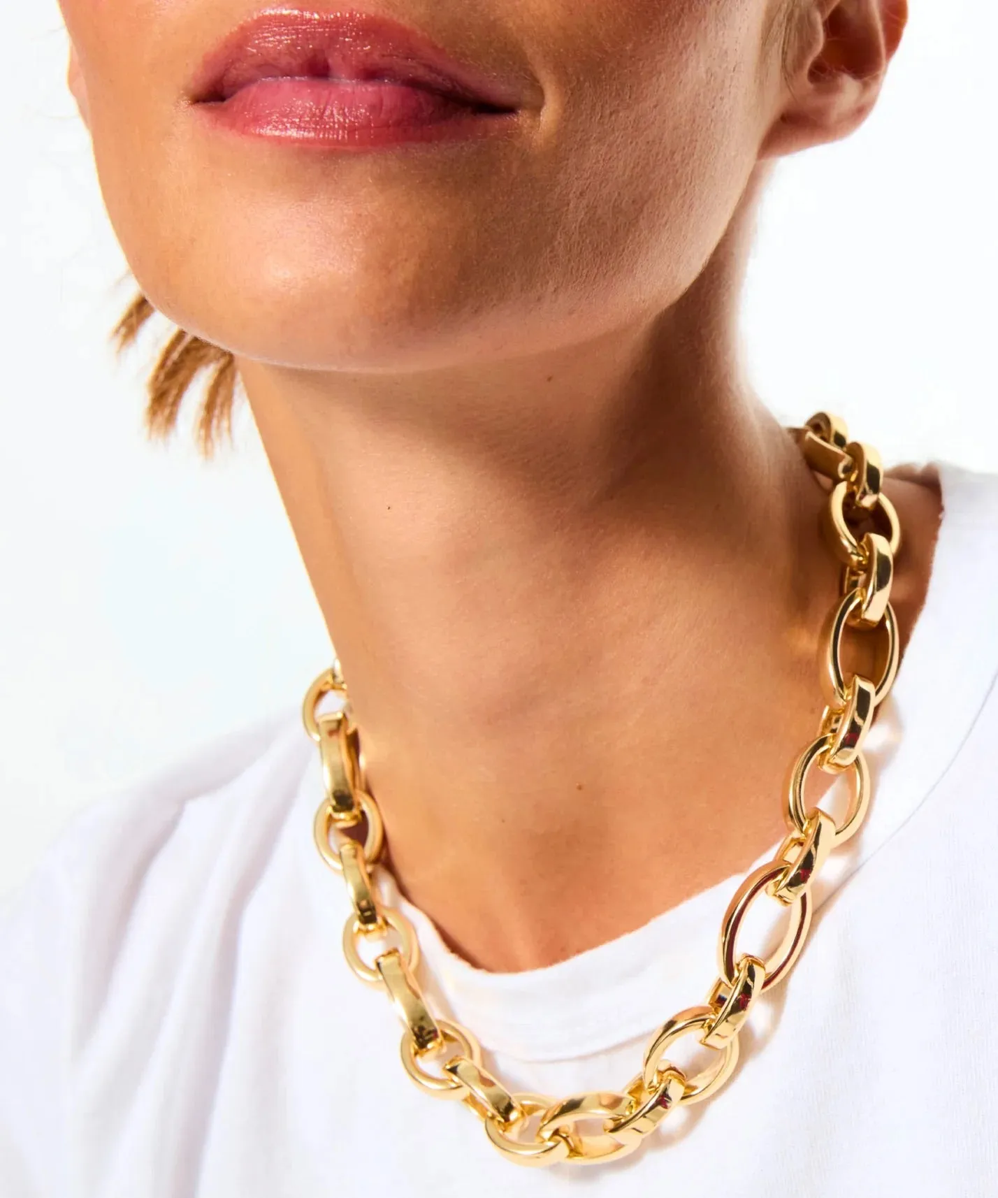The Gold Puffy Link Necklace sold by YLANG23 product image thumbnail 2