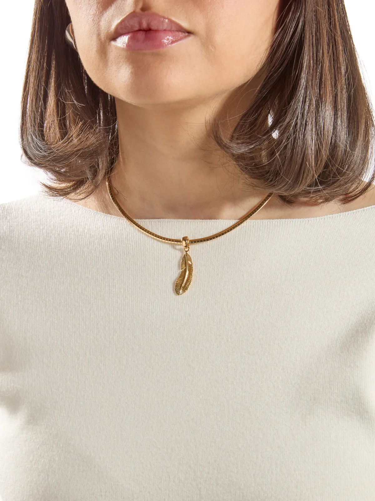 Small Sleek Collar Yellow Gold Necklace sold by YLANG23 product image thumbnail 2