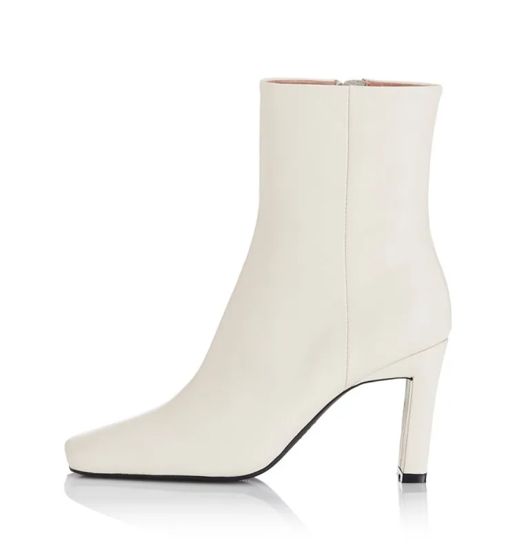 Yolanda - 36, 37, 38 sold by Alias Mae