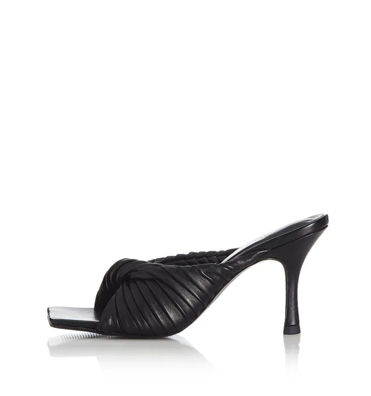 Flora - 38 sold by Alias Mae