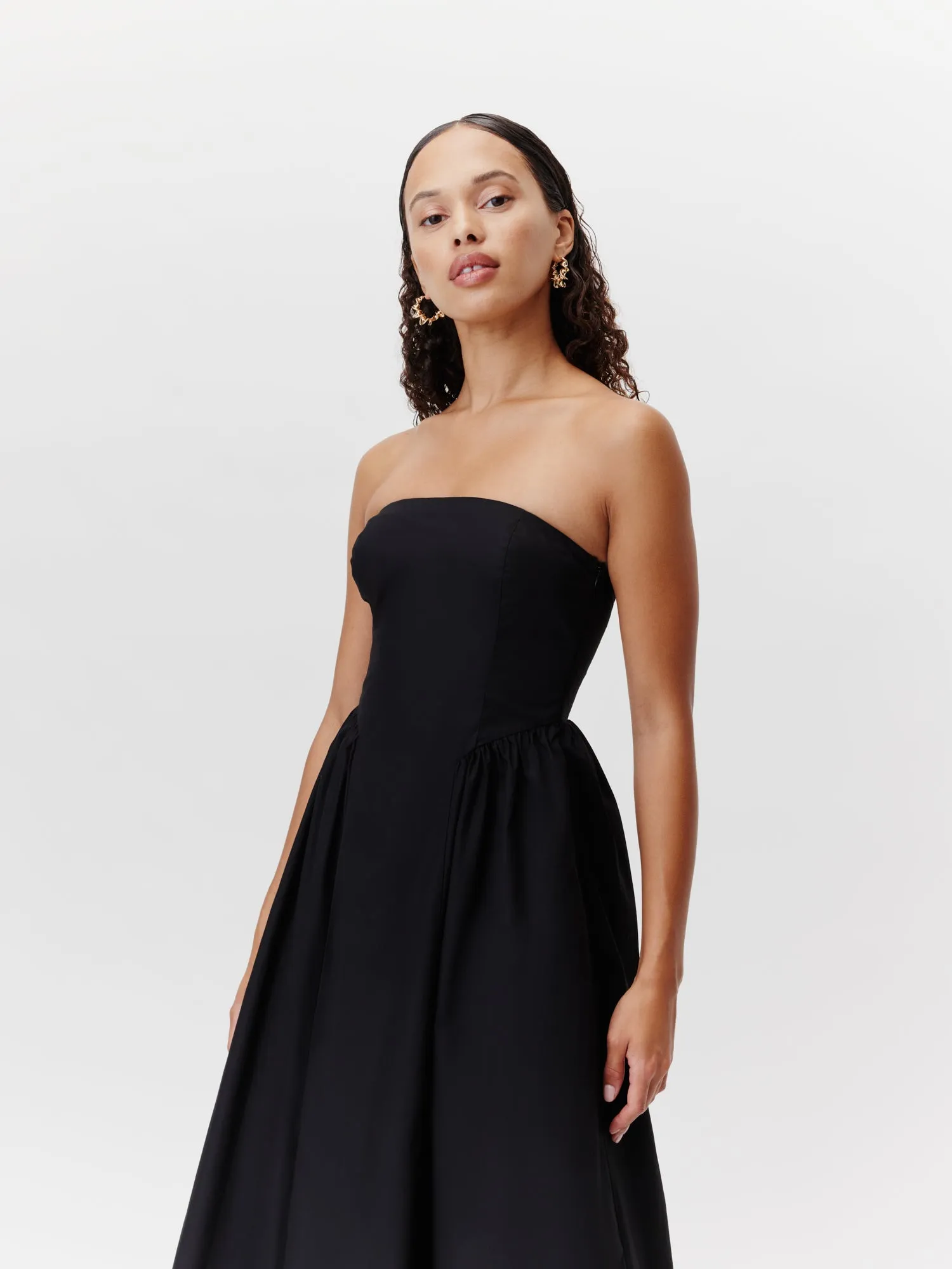 Vianne Dress sold by LeGer