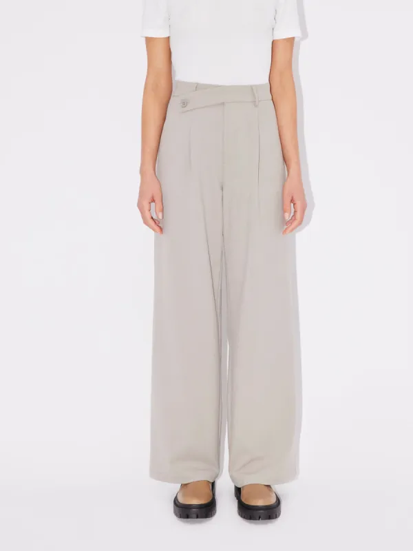 Hose 'Doro' sold by LeGer