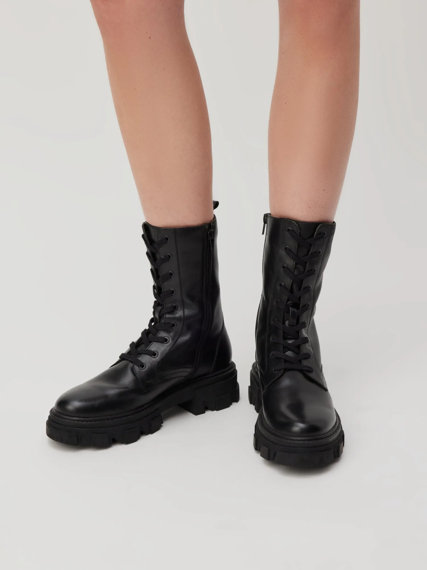 Schnürstiefelette 'Ela' sold by LeGer